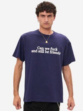 NEW CARNE BOLLENTE Unisex Tee Benefits With Friends Size S Navy